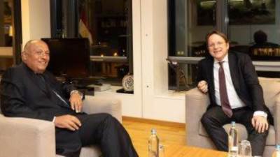 وزير الخارجية يلتقى مفوض الاتحاد الأوروبى لسياسات الجوار والتوسع