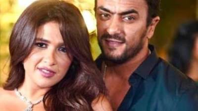 ياسمين عبد العزيز تزور أحمد العوضي في المستشفى بعد وعكته الصحية