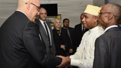 رئيس جزر القمر يستقبل وزير الإسكان ووفد "المقاولون العرب"