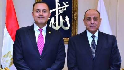 وزير الطيران المدنى يستقبل سفير دولة قطر لتعزيز آليات التعاون المشترك