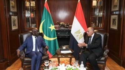 وزير الخارجية يستقبل نظيره الموريتاني ويعقدان جلسة مباحثات موسعة