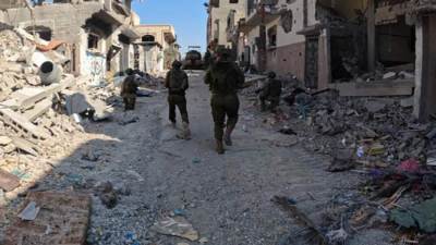 استشهاد 9 أشخاص وإصابة 75 آخرين في قصف لمنشأة تابعة للأونروا في خان يونس