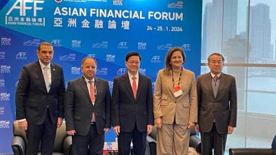 المالية: نتطلع إلي تعزيز علاقات التعاون الاقتصادي المشترك مع هونج كونج