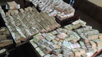 المالية توجه بتحصيل ضريبة طابع الشهيد لصندوق تكريم الشهداء والمصابين