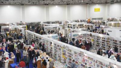 معرِض القاهرة الدولي للكتاب يتخطى المليون زائر بعد ثلاثة أيام فقط من فتح أبوابه للجمهور 