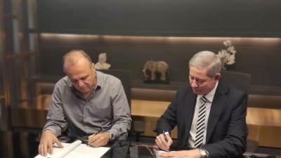 عمرو الفقى يتعاقد مع المستشار بهاء المرى علي تحويل"هكذا ترافع العظماء" إلى مسلسل