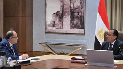 رئيس الوزراء يؤكد أهمية دور هيئة الدواء في الرقابة على الأسواق وضبط سعر الدواء