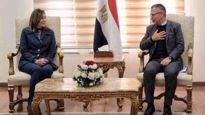  وزيرة الثقافة تستقبل نظيرها الفنزويلي وتثمن مشاركتهم بمعرض القاهرة الدولي للكتاب