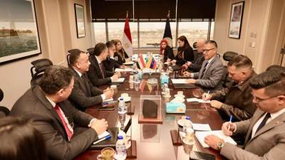 وزير السياحة  يبحث مع وزير السلطة الشعبية للثقافة بفنزويلا