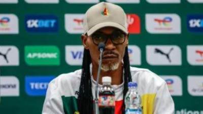 تقارير: سونج يرحل عن تدريب منتخب الكاميرون بعد الإقصاء من أمم أفريقيا