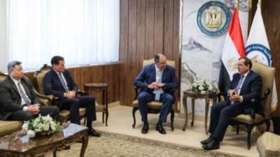 رئيس اباتشى العالمية يستعرض خطط وبرامج تكثيف عمليات الحفر الاستكشافى