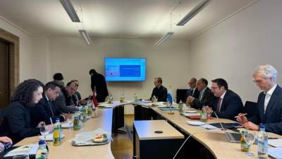 وزير التنمية المحلية يواصل لقاءاته مع كبار المسئولين بولاية بافاريا الألمانية