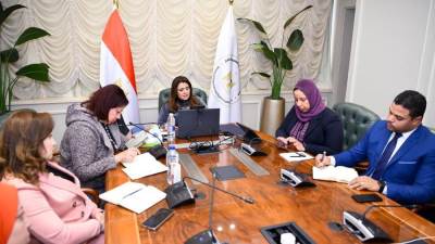 وزيرة الهجرة تعقد لقاء مع الجالية المصرية في أسبانيا والبرتغال