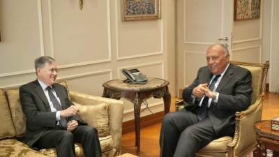 وزير الخارجية يلتقي المبعوث الأمريكي الخاص للشئون الإنسانية في الشرق الأوسط