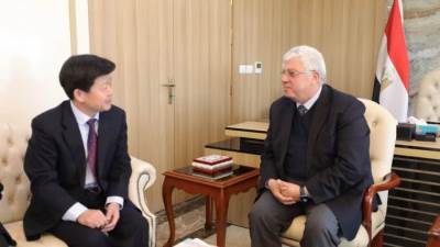 وزير التعليم العالي يستقبل السفير الصيني ونائب وزير الموارد الطبيعية لبحث سبل التعاون