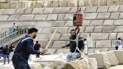 وزير السياحة يصدر قراراً وزاريا لمراجعة مشروع الترميم المعماري لهرم منكاورع