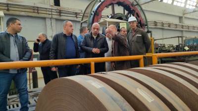 "عصمت" يتفقد أعمال تطوير مصانع شركتي "النصر لصناعة المواسير" و"النصر لصناعة السيارات"