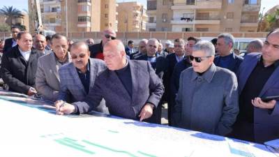 وزير النقل ورئيس هيئة قناة السويس يتفقدان ترسانة السويس البحرية