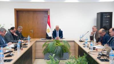 سويلم: الإلتزام بضوابط صرف مكافأة التميز الغير اعتيادى وصرفها للمتميزين فقط طبقاً للنسب المحددة