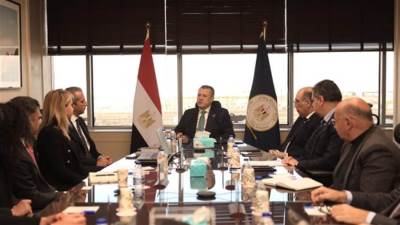 وزير السياحة يعقد اجتماعا مع مسئولى Visa العالمية لبحث التعاون المشترك