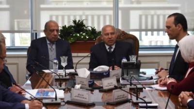 وزير النقل: ننفذ خطة شاملة لتوطين صناعة وسائل النقل ولا استيراد لأى أتوبيسات