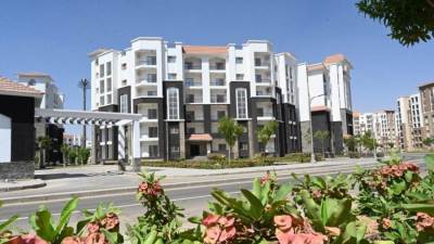 وزير الإسكان يُتابع موقف مشروعات الخدمات والمرافق بالحي السكني الثالث R3 بالعاصمة