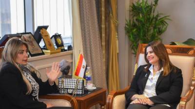 وزيرة الهجرة تستقبل مستشار محافظ البنك المركزي للمسئولية المجتمعية