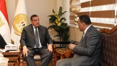 وزير التنمية المحلية يتابع مع محافظ مطروح عدد من ملفات العمل والمشروعات