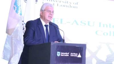 حصول الطلاب على شهادة مزدوجة من جامعتي عين شمس وإيست لندن