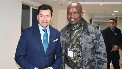 وزير الرياضة يلتقي وفد المجلس الرياضي بالاتحاد الافريقي