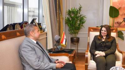 وزيرة الهجرة تستقبل أحد رموز الجالية المصرية بالكويت لبحث استفسارات واحتياجات مواطنينا هناك
