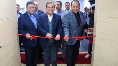 الملا يتفقد توسعات محطة ضواغط غاز دهشور ومركز التحكم التبادلى الجديد