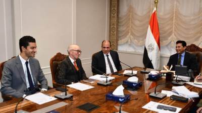 وزير الشباب والرياضة يبحث سُبل تعزيز التعاون المشترك مع الجامعة البريطانية في مصر