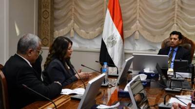 وزير الرياضة يناقش آليات الإدارة الإقتصادية والاستثمارية لمشروعات الوزارة