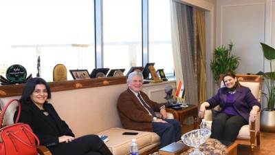 وزيرة الهجرة تستقبل رئيس الغرف التجارية الكندية بالقاهرة لبحث التعاون في الترويج للاستثمار في مصر