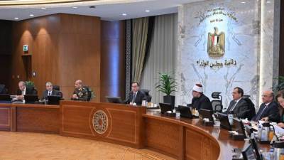 رئيس الوزراء: البدء على الفور في اتخاذ الإجراءات التنفيذية لقرارات الرئيس بشأن الحزمة الاجتماعية العاجلة