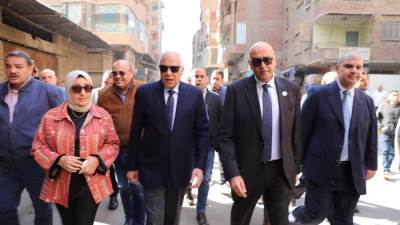 محافظ الجيزة والرئيس التنفيذي لجهاز تنمية المشروعات يتفقدان مشروعات تطوير المناطق غير المخططة بالجيزة