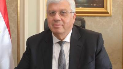 وزير التعليم العالي يؤكد أهمية الزراعة الذكية لتحسين جودة المحاصيل الزراعية