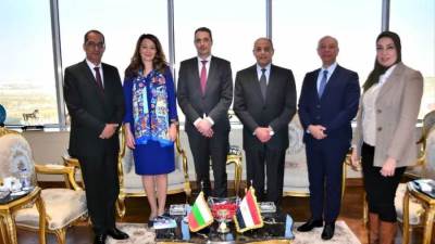 وزير الطيران المدني يلتقي وزير النقل والاتصالات البلغارى لبحث أوجه التعاون