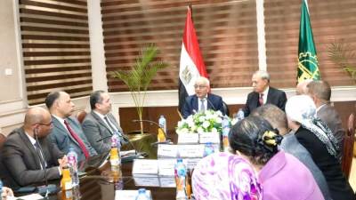 وزير التعليم ومحافظ القليوبية يعقدان اجتماعًا مع مديرى الإدارات التعليمية  لمتابعة انتظام الفصل الدراسى الثانى