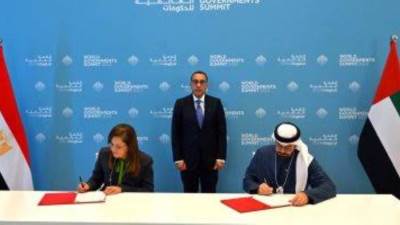 رئيس الوزراء يشهد التوقيع على ملحق تمديد مذكرة تفاهم بين مصر والإمارات