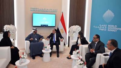 رئيس الوزراء يلتقى وزير الصناعة والتكنولوجيا المتقدمة الإماراتى