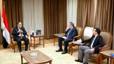 وزير الصناعة يبحث مع شركة تركية خطتها المستقبلية لتوسيع استثماراتها بالسوق المصرى