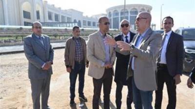 وزير الإسكان يتفقد مشروعات تطوير ورفع كفاءة محاور الطرق بمدينة القاهرة الجديدة