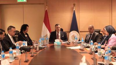 وزير السياحة يعقد اجتماعاً موسعاً لمناقشة سبل تطوير منتج السياحة النيلية في مصر