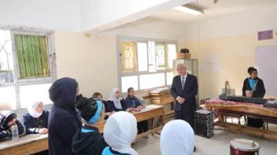 وزير التعليم يتابع انتظام الفصل الدراسى الثانى بمدرسة الشهيد كريم أحمد عبد الفتاح بالقاهرة