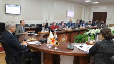 وزير العمل يترأس إجتماع اللجنة التشريعية المُختصة بإعداد "مشروع قانون العمالة المنزلية"