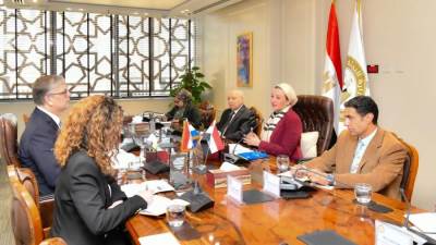وزيرة البيئة تبحث مع السفير الهولندي بالقاهرة التعاون في الاستثمار البيئي والمناخي