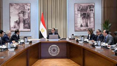 رئيس الوزراء يلتقي رئيس مجلس إدارة الشركة المصرية- الكويتية القابضة