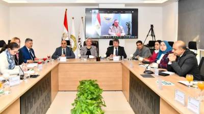 وزيرة البيئة تترأس لجنة تسيير البرنامج الوطنى لإدارة المخلفات الصلبة